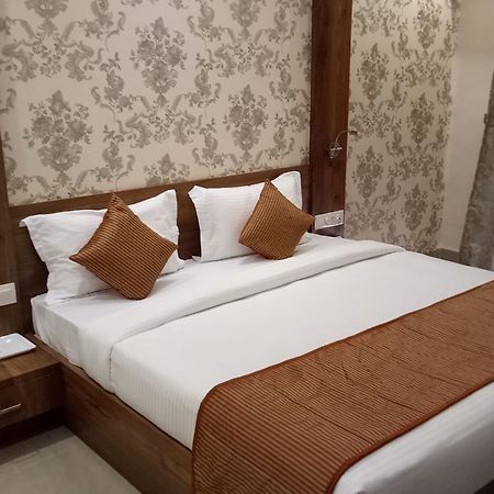Swati Svasti 3B Hotell Dwārka Exteriör bild